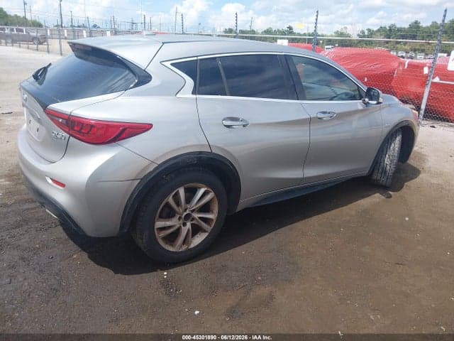 2017 INFINITI QX30 4