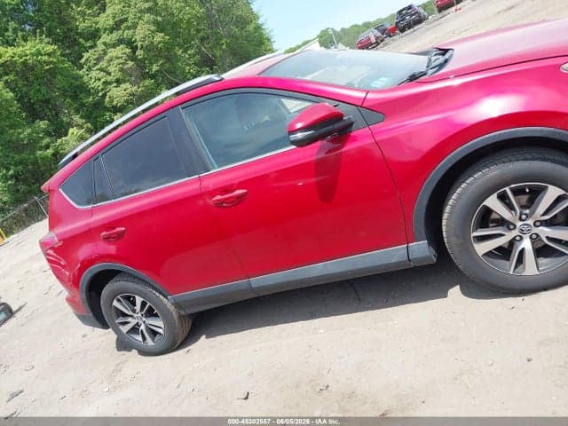 2017 TOYOTA RAV4 XLE 13