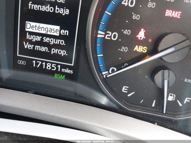2017 TOYOTA RAV4 XLE 15