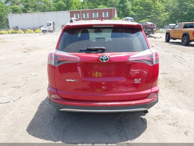 2017 TOYOTA RAV4 XLE 16