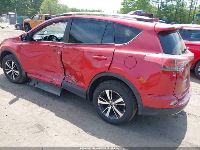 2017 TOYOTA RAV4 XLE 3