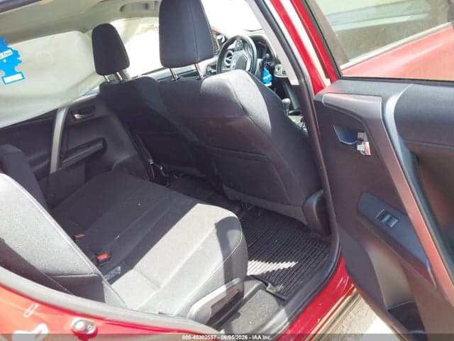 2017 TOYOTA RAV4 XLE 8