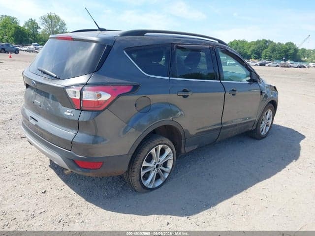 2018 FORD ESCAPE SE 4