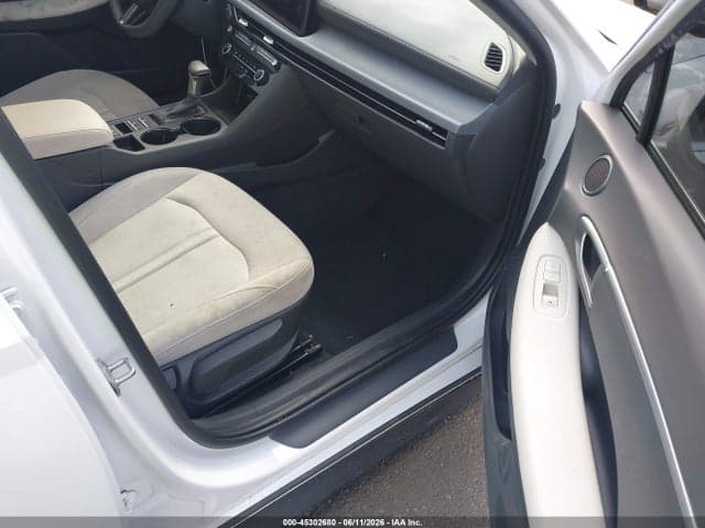 2025 HYUNDAI SONATA SE 5