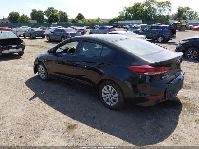 2018 HYUNDAI ELANTRA SE 3