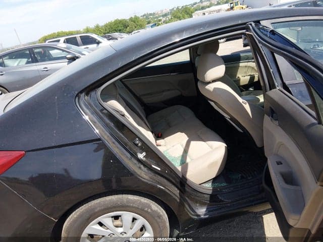 2018 HYUNDAI ELANTRA SE 8