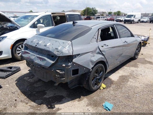 2022 HYUNDAI ELANTRA SEL 4