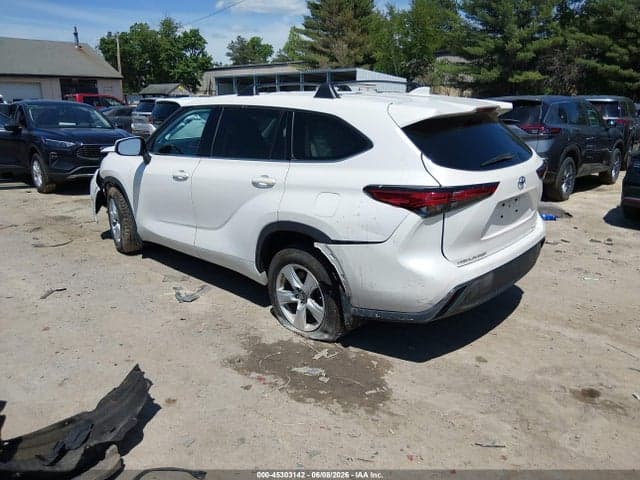 2021 TOYOTA HIGHLANDER LE 3
