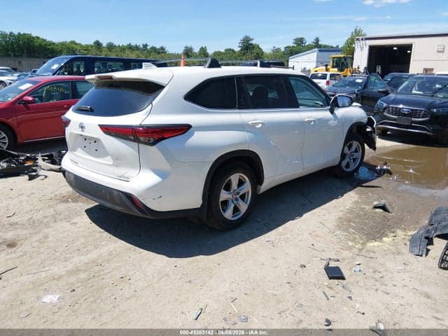 2021 TOYOTA HIGHLANDER LE 4