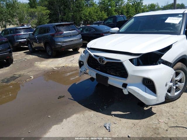2021 TOYOTA HIGHLANDER LE 6