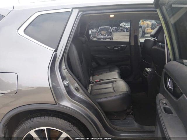 2017 NISSAN ROGUE SL 8