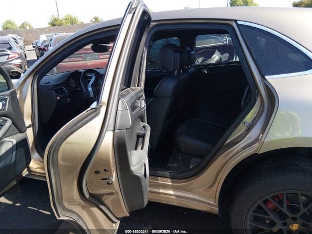 2017 PORSCHE MACAN GTS 8
