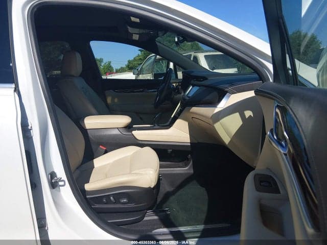 2017 CADILLAC XT5 LUXURY 6