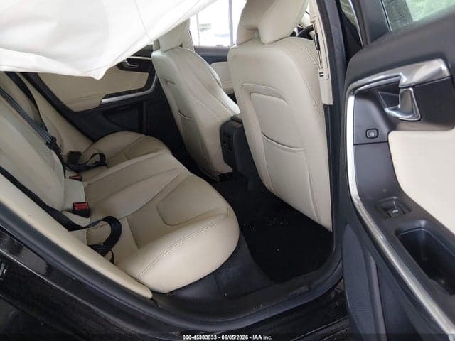 2017 VOLVO S60 T5 8