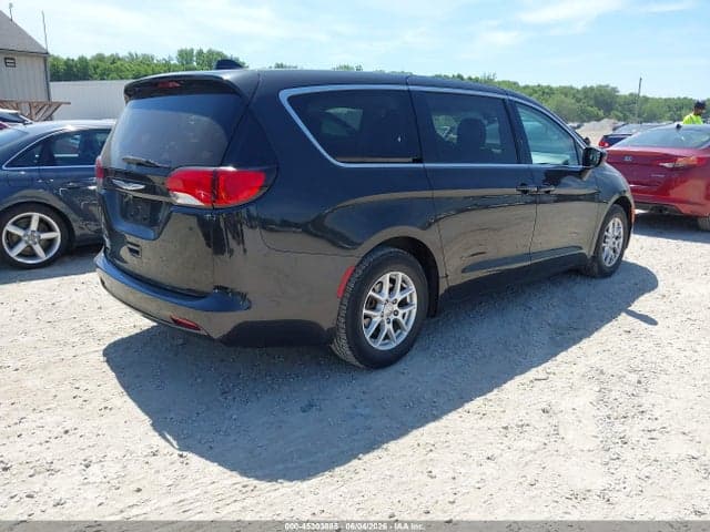 2017 CHRYSLER PACIFICA LX 4