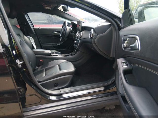 2020 MERCEDES-BENZ GLA 250 5