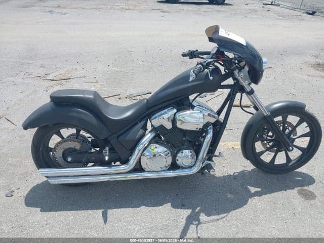 2017 HONDA VT1300 CX 11