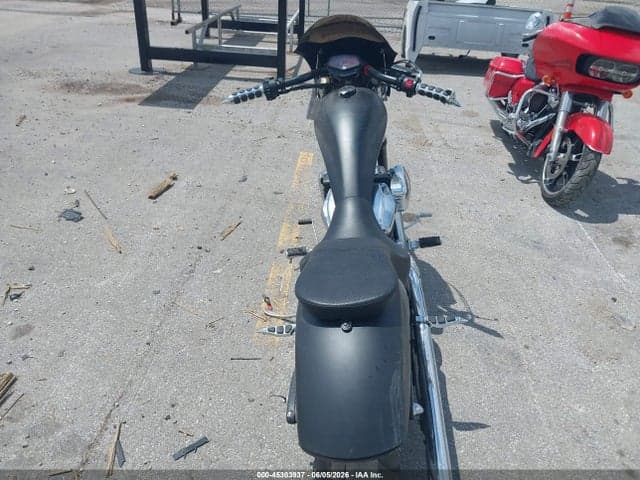 2017 HONDA VT1300 CX 6