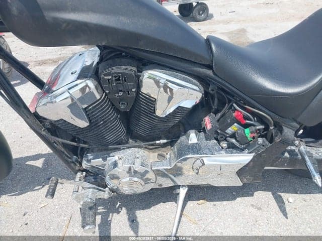 2017 HONDA VT1300 CX 9