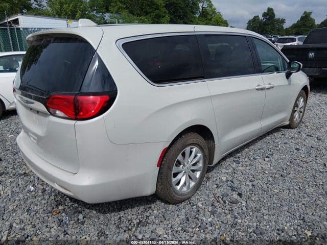 2017 CHRYSLER PACIFICA TOURING 4
