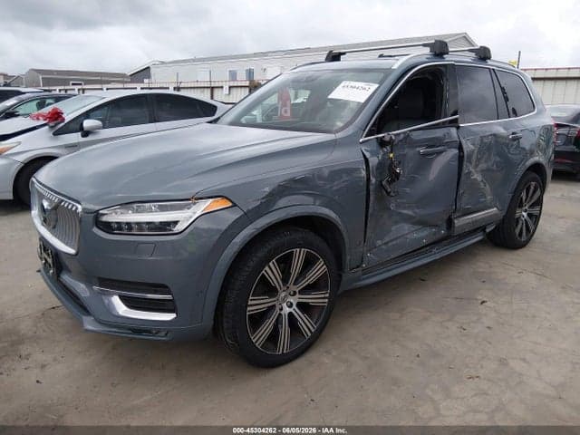 2022 VOLVO XC90 T6 2