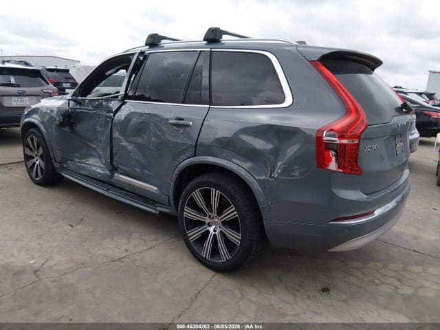 2022 VOLVO XC90 T6 3