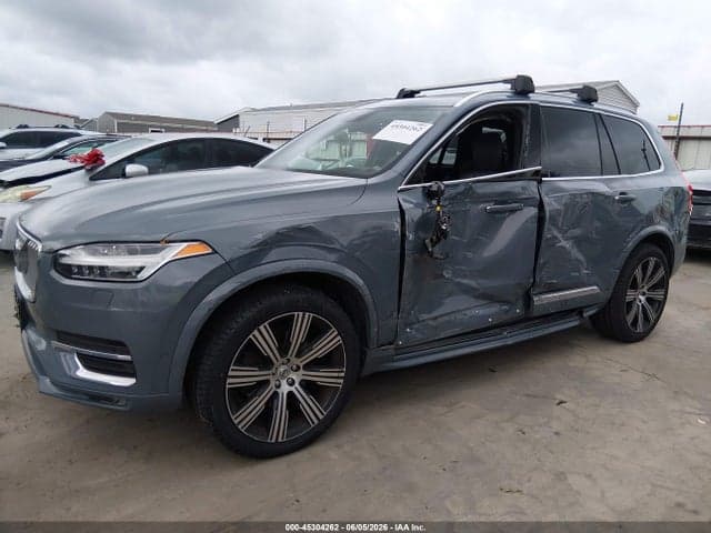 2022 VOLVO XC90 T6 6