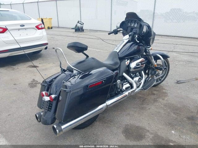 2019 HARLEY-DAVIDSON FLHX 4