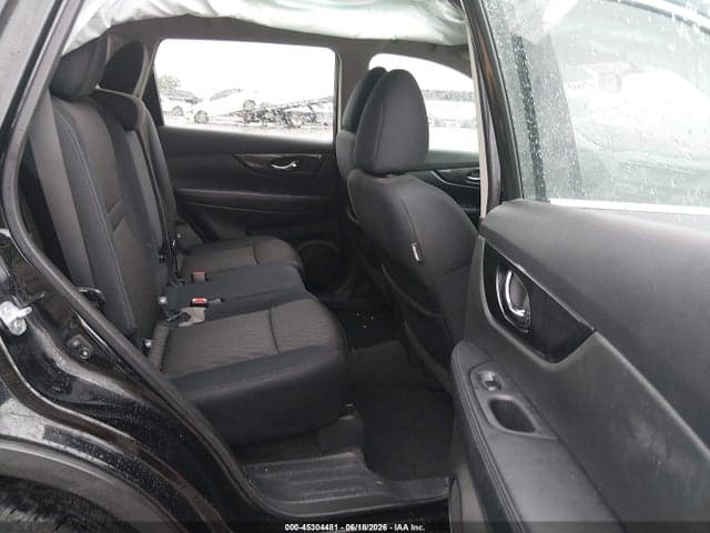 2017 NISSAN ROGUE S 8