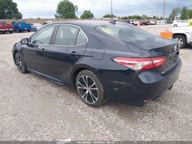 2019 TOYOTA CAMRY SE 4