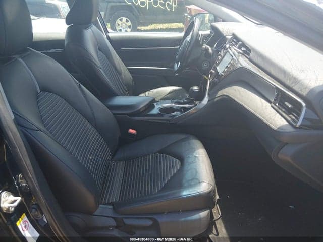 2019 TOYOTA CAMRY SE 6