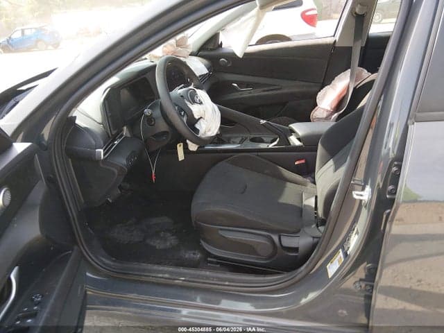 2024 HYUNDAI ELANTRA SE 5