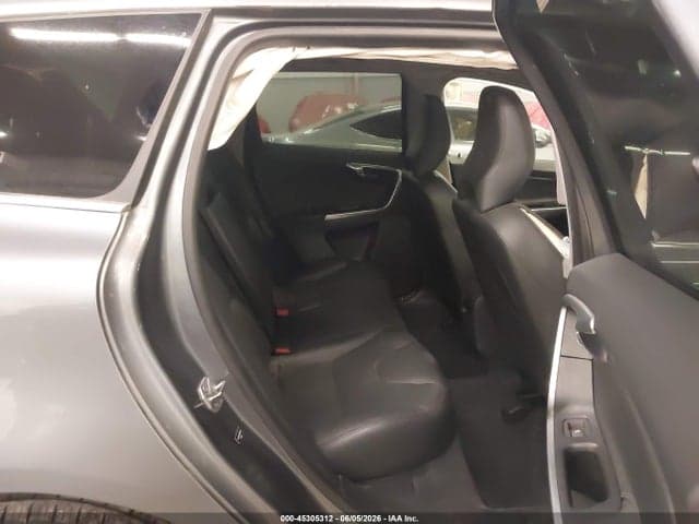 2016 VOLVO XC60 T5 8