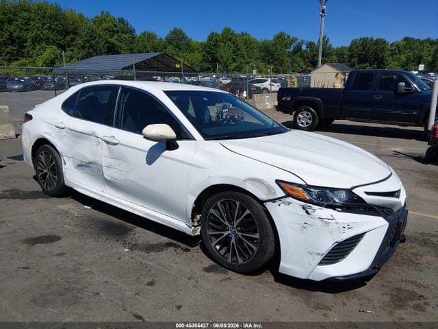 2018 TOYOTA CAMRY SE - 1