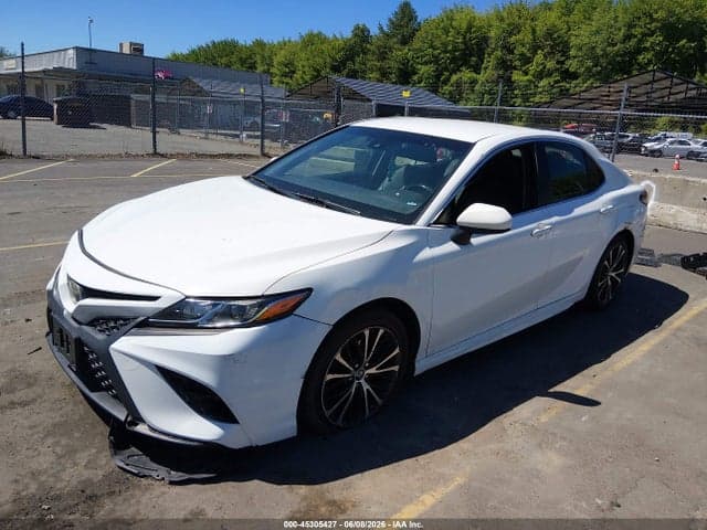 2018 TOYOTA CAMRY SE 2