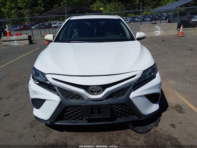 2018 TOYOTA CAMRY SE 12