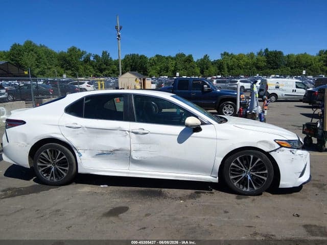 2018 TOYOTA CAMRY SE 13