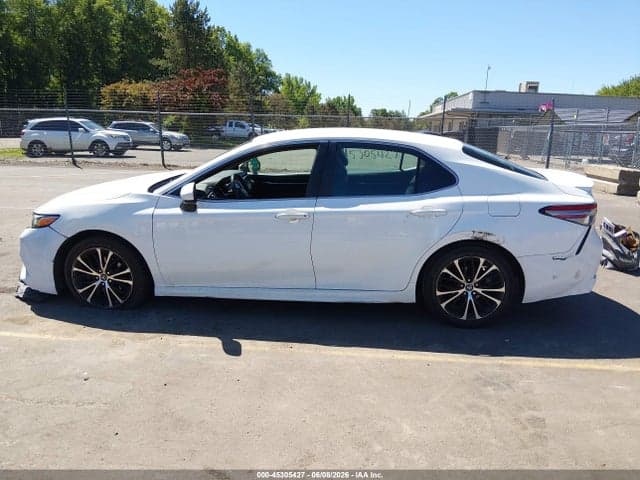 2018 TOYOTA CAMRY SE 14