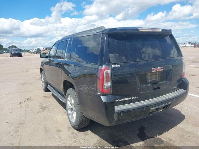 2017 GMC YUKON XL SLT 3