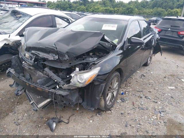 2017 TOYOTA CAMRY SE 2