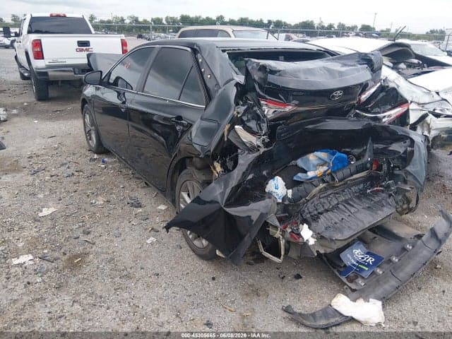 2017 TOYOTA CAMRY SE 3