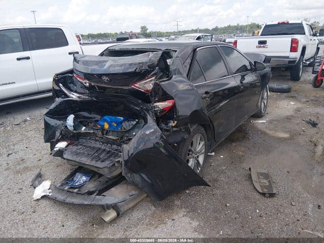 2017 TOYOTA CAMRY SE 4