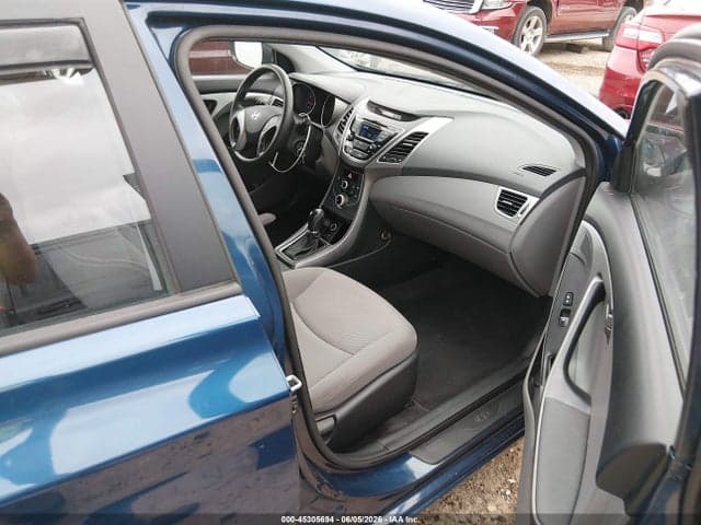 2016 HYUNDAI ELANTRA SE 5