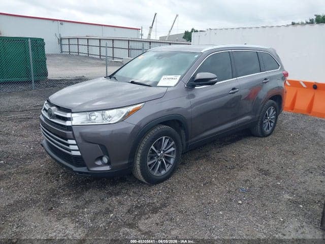 2019 TOYOTA HIGHLANDER XLE 2