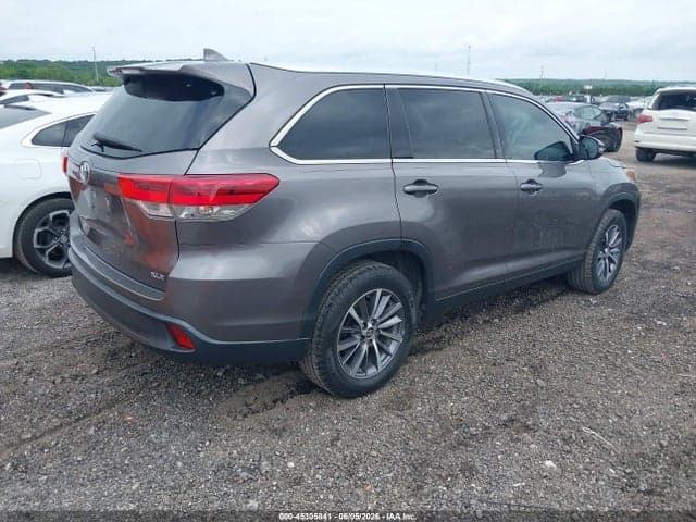 2019 TOYOTA HIGHLANDER XLE 4
