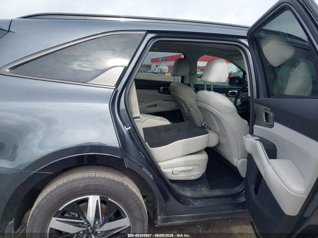 2023 KIA SORENTO S 8