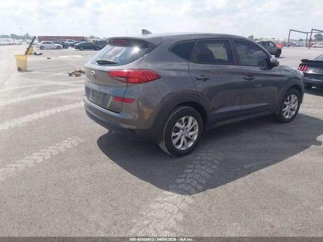 2021 HYUNDAI TUCSON SE 4
