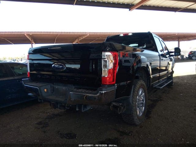 2017 FORD F-350 XLT 4