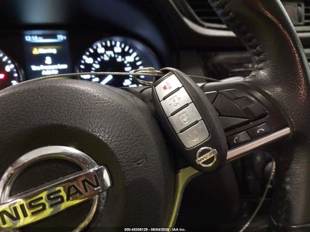 2017 NISSAN ROGUE SV 11