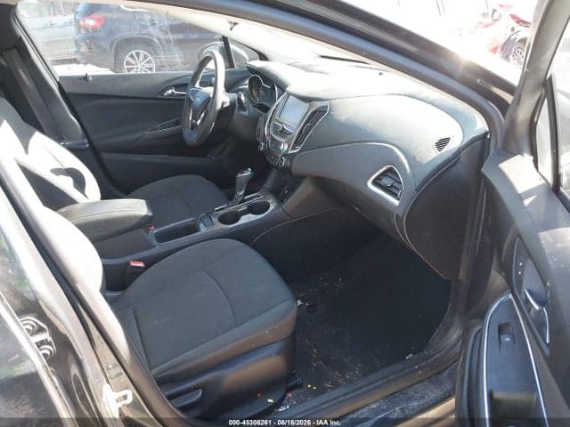 2017 CHEVROLET CRUZE LT AUTO 5